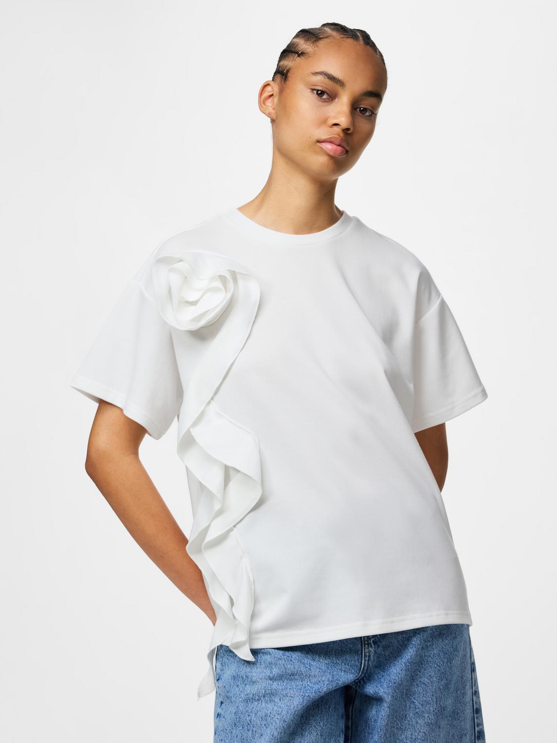 model_shot-front
